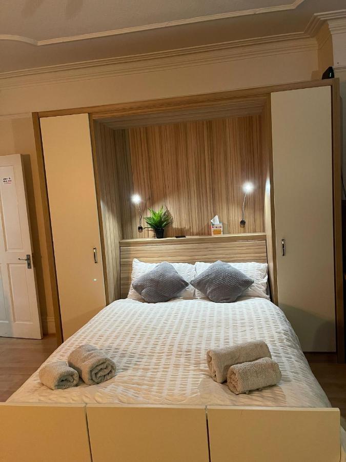 Room In Family Home Near Penny Lane Λίβερπουλ Εξωτερικό φωτογραφία